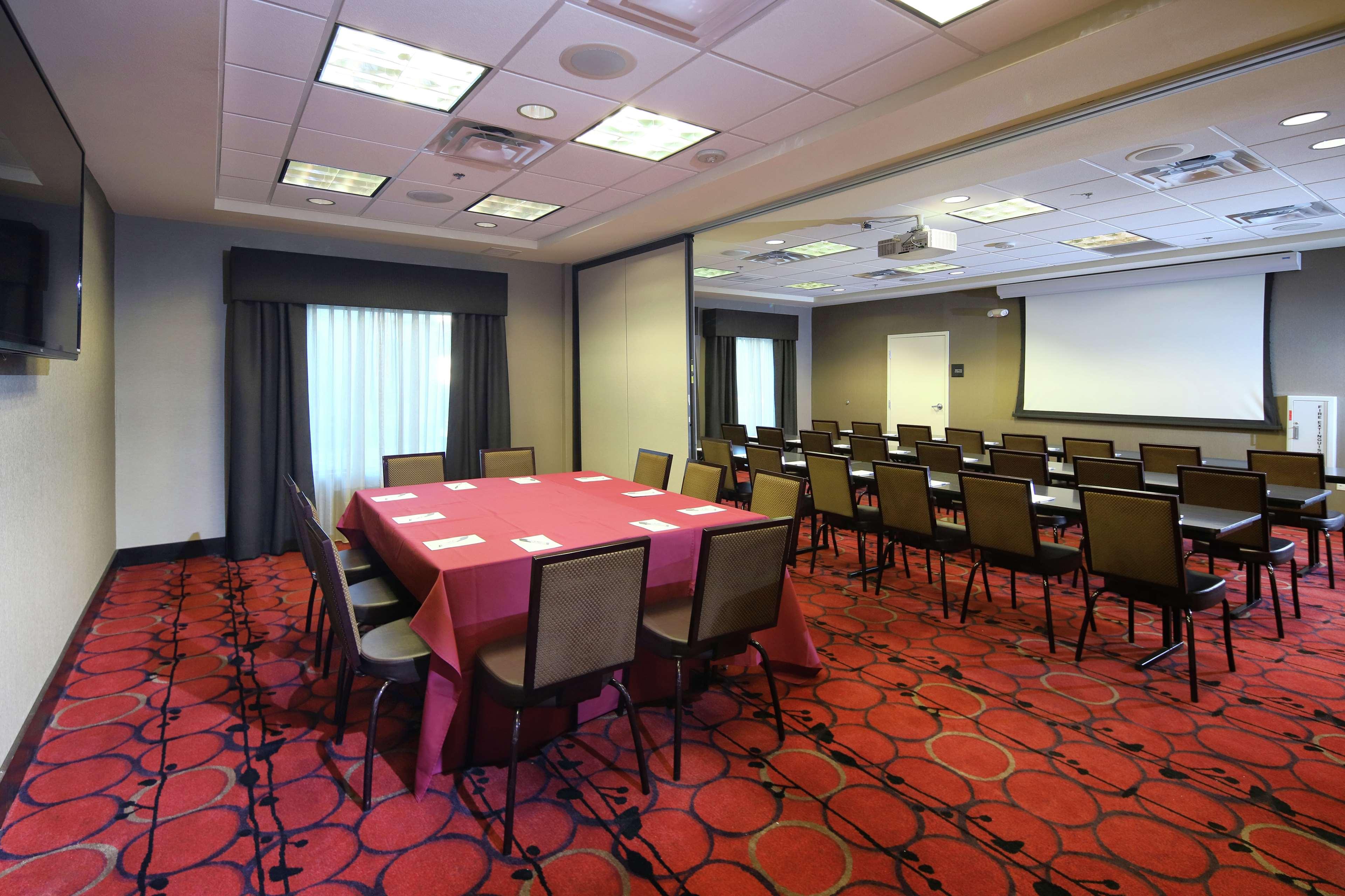 Hampton Inn & Suites Phoenix/Tempe Afaceri foto
