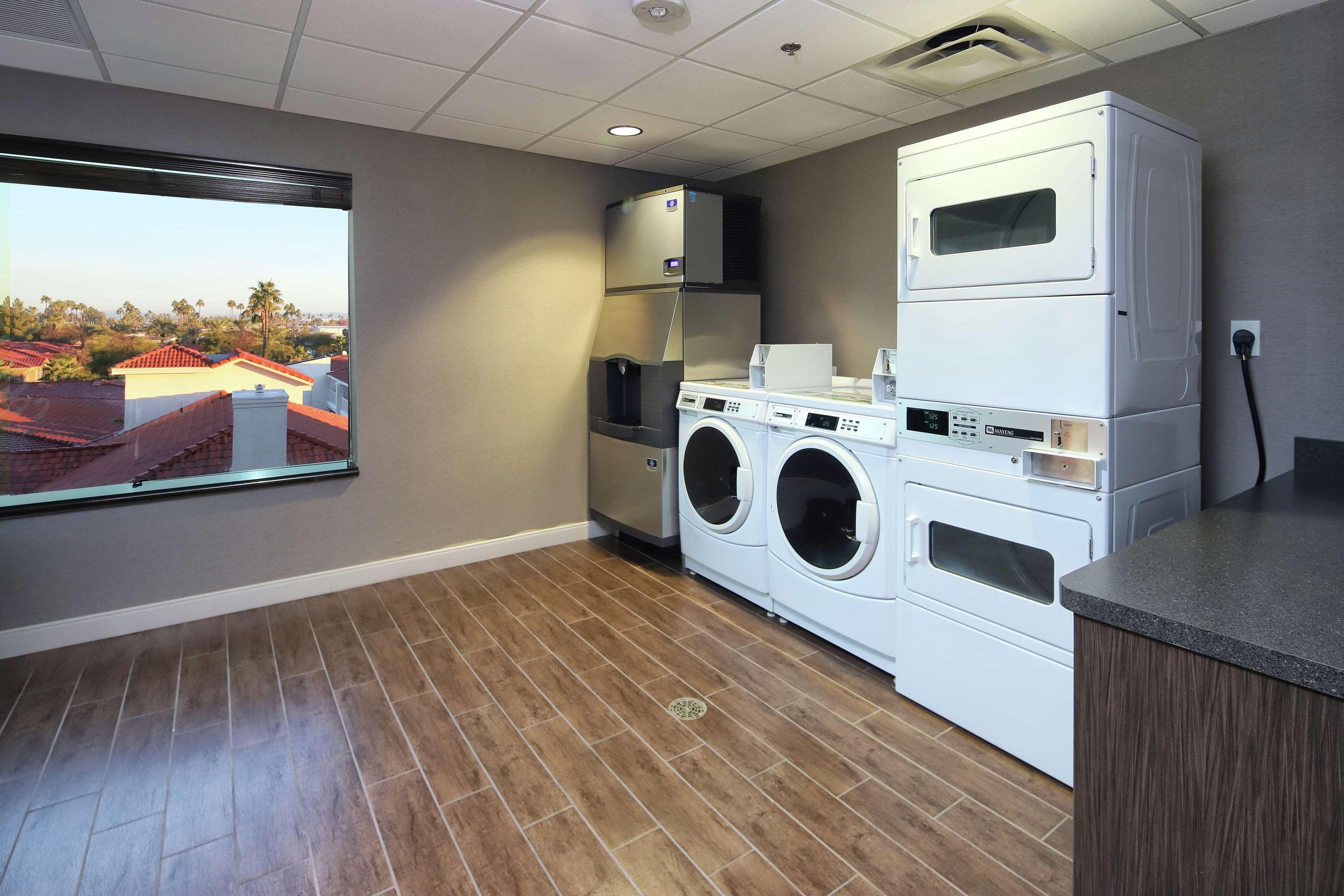 Hampton Inn & Suites Phoenix/Tempe Facilități foto